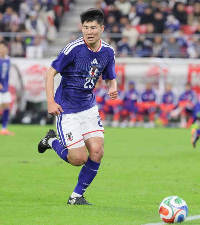 サッカー日本代表 鈴木淳之介 25 DF 鈴木 淳之介(SUZUKI Junnosuke) | SAMURAI BLUE | 日本代表 | JFA.jp