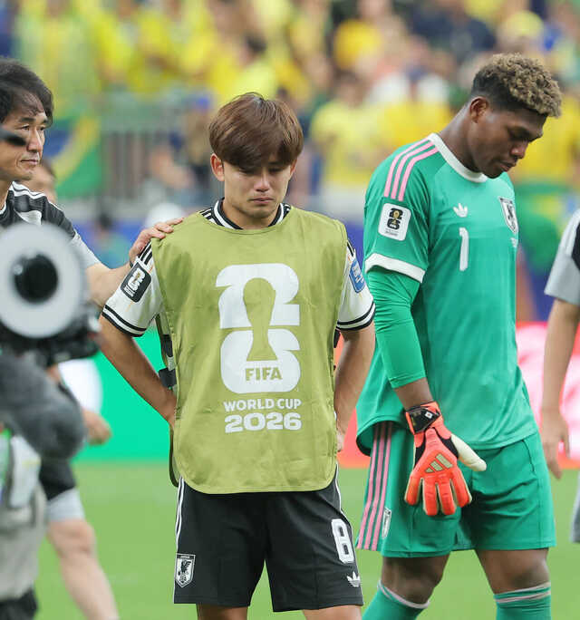 W杯】久保建英は号泣、2大会連続で決勝Tのピッチに立てず 初戦で左
