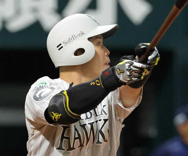 ソフトバンク】近藤健介が初回に19号の先制3ラン “確信歩かない