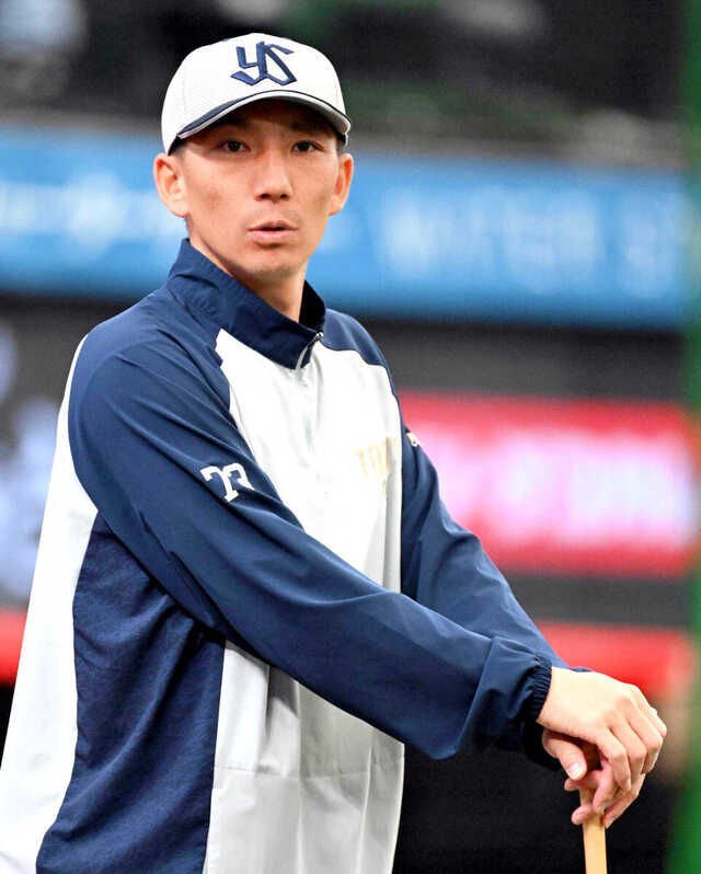 ヤクルトスワローズ嶋基宏捕手(現ヘッドコーチ)引退記念ユニフォーム　ビジターXL ヤクルトスワローズ嶋基宏捕手(現 ヘッドコーチ)引退記念