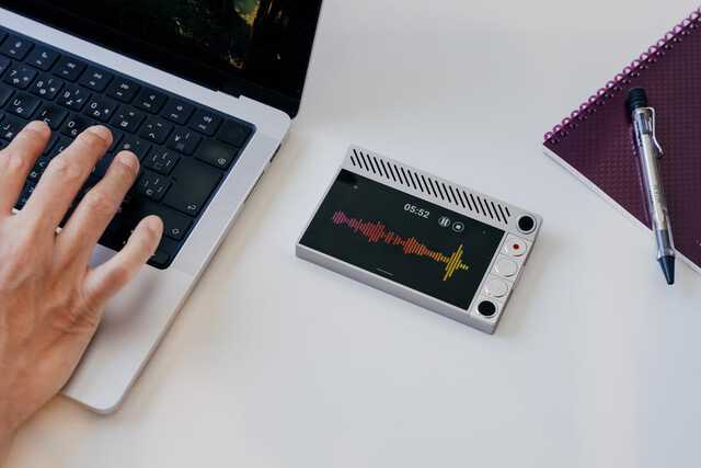 サイバー・AI・レコーダー「Oxtak」、ついに販売スタート！|au Web