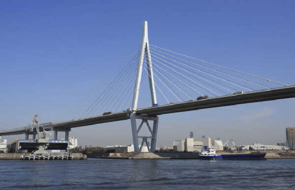 高橋　 阪神高速にかかる「世界最大級の橋」の驚愕の秘密「橋桁の厚み