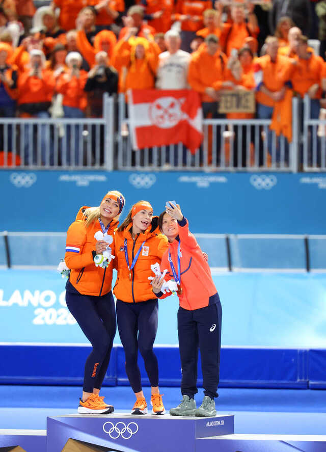 五輪】時には厳しく、時には優しく、高木美帆を銅メダルに導いた