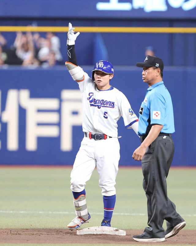 中日】3試合ぶりにスタメン復帰の村松開人が同点打 板山祐太郎が