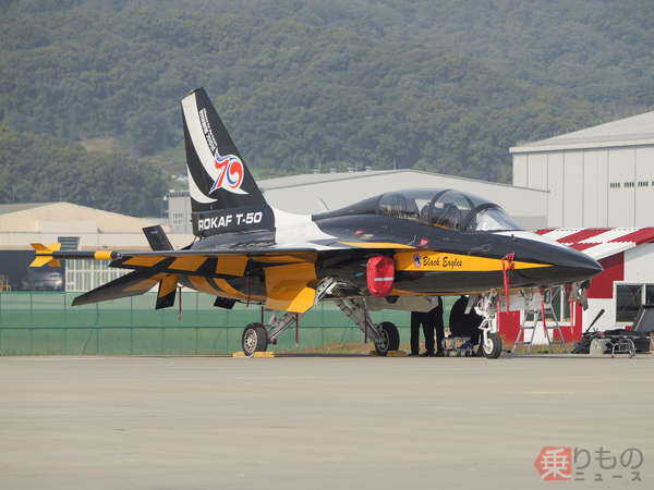 日本じゃ激レア!? 韓国版「ブルーインパルス」が那覇に初降臨…なぜ