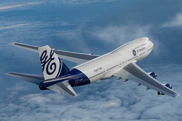 ボーイング７４７(日本航空) 元「JALのジャンボ機」、“異形の姿”へ大変貌!? 約4か月ぶりに空へ