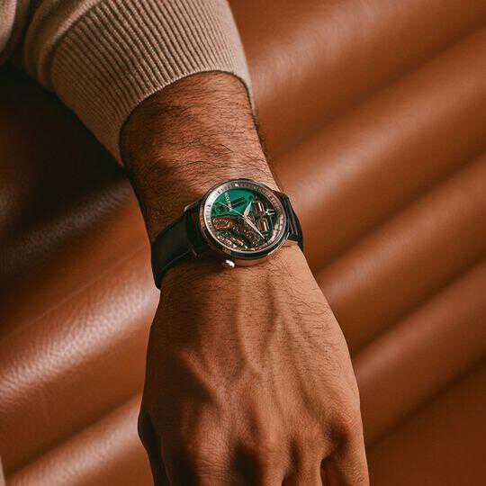 スペースエイジの夢。ブローバが音叉時計「アキュトロン」を本気で復活