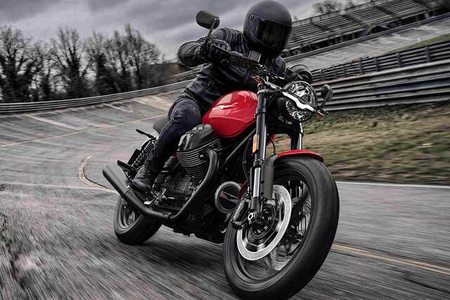 空冷Vツイン搭載の個性的なイタリアンバイクに新色が登場！ モト