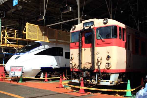 解体に新造… 九州の鉄道支えた「134歳の工場」移転間近！ 空から