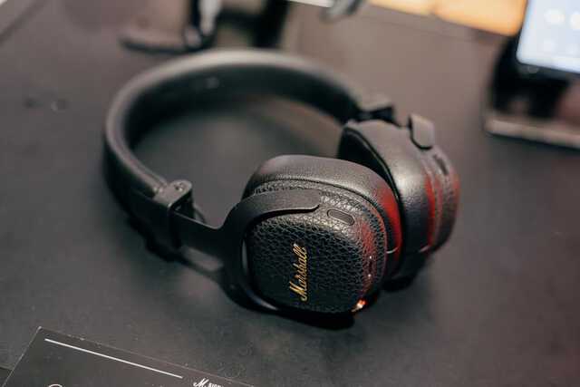 音質と携帯性を両立。Marshallから新しいワイヤレスヘッドホン「MILTON
