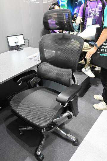 都内23区送料無料❗️ニトリ　パソコンデスク　ペイジ&ゲーミングチェア✨ 都内23区送料無料❗️ニトリ パソコンデスク ペイジ&ゲーミング