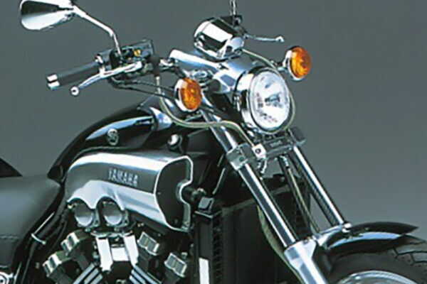 怖くて全開にできねぇよ…！」 ライダーが恐れた「ヤマハの直線番長