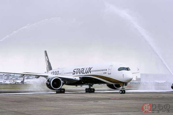 き、金ピカ…？ 「世界一ド派手かもしれない特別塗装機」誕生へ