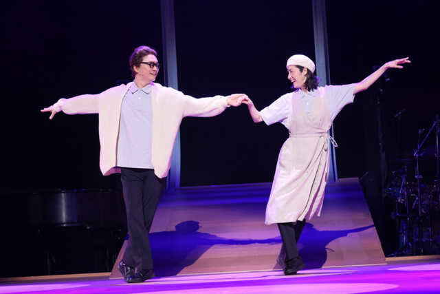 緊急取調室 卓上カレンダー　天海祐希　新宿発8時15分　出演 天海祐希、香取慎吾らが豪華出演！ 三谷幸喜による「観る人全てが驚愕