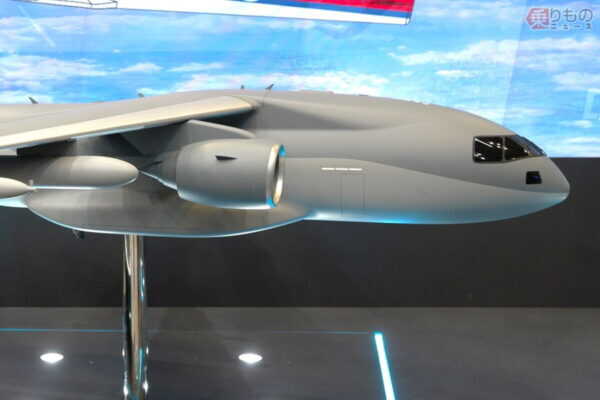 C-2輸送機とUS-2水平安定板セット C-2輸送機とUS-2水平安定板セット C-2輸送機とUS-2水平安定板セット
