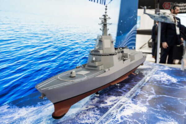 ついに撮った!! 海自「空前の最強戦闘艦」の建造開始か 三菱重工造船所