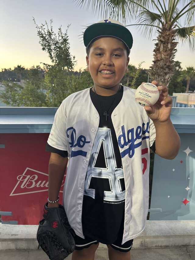 大谷翔平の299号をナイスキャッチした少年がかわいい！！「8番
