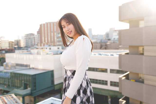 173cm、Gカップの爽香「私からデカ女ブームを起こしたいです！」|au