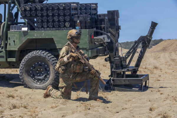 送料無料　希少軍盃　海軍　騎兵　近衛歩兵　近衛野砲 まるで“サソリの尾”みたいな迫撃砲!? わずか2分で撃って逃げる米軍の新