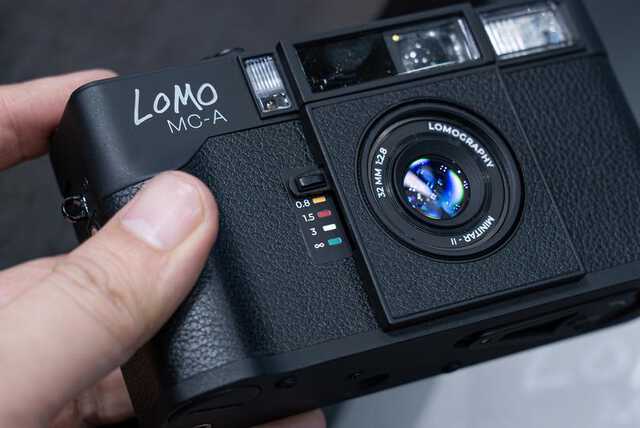 作りがいいなぁ。令和に生まれた“本格系”フィルムカメラ「Lomo MC-A