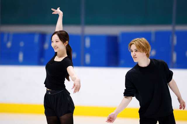 【GW限定お値引き】ストーン付きスタンダード練習着✨ダンスパーティーにも 本田真凜＆宇野昌磨がアイスダンス練習を初公開 地道に積み重ねてきた