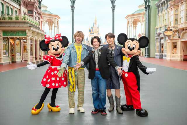 Disney Mrs. GREEN APPLE 4点おまとめ Mrs. GREEN APPLEがTDLにサプライズ登場！！東京