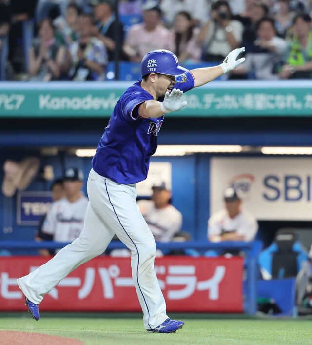 中日】4番・阿部寿樹が決めた！8回に決勝2ラン 自身初1試合2発