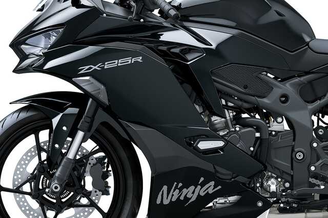 やっぱ“4気筒のニーハン”ってイイね！ カワサキ「ニンジャZX-25R SE