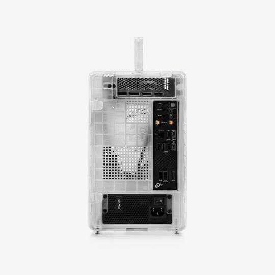 ビジュ良すぎなPCケース。「0円」で