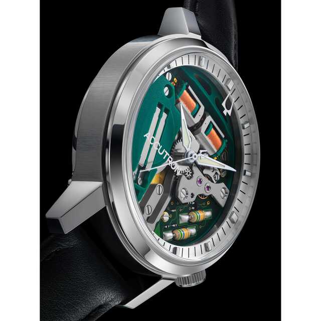 時計史に名を刻むブローバ最大の傑作「アキュトロン」が約10年の開発