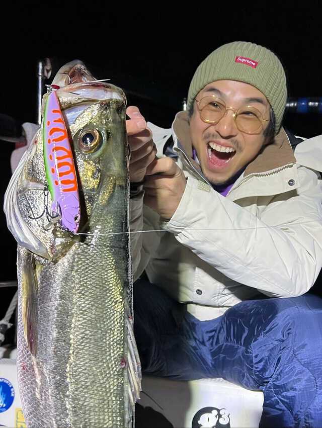 中尾明慶 】「人生初のランカーシーバス めちゃくちゃ嬉しい！」船上で