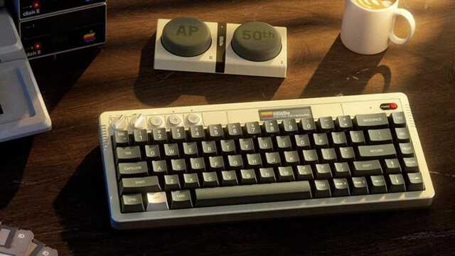希少♪Apple初期の頃のPCとキーボード*Macintosh*マッキントッシュ レトロなMacintoshに思い入れのあるあなた、こんなキーボードはどう