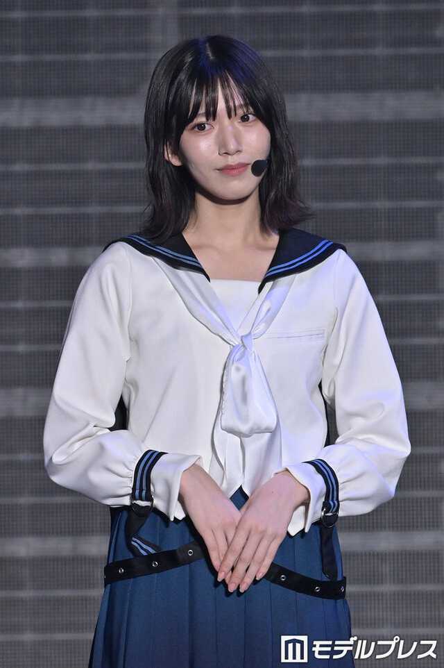 櫻坂46村山美羽、ブラックコーデで色白美脚際立つ「大人の魅力