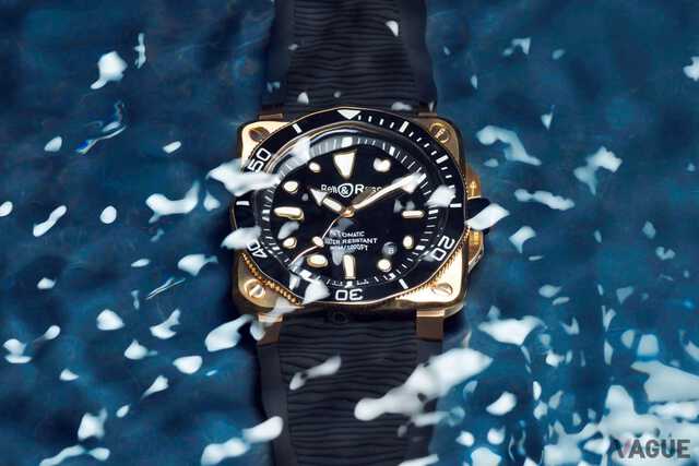 ゴールド×ブラックで高級感バッチリ！ ベル＆ロスのアイコニックな