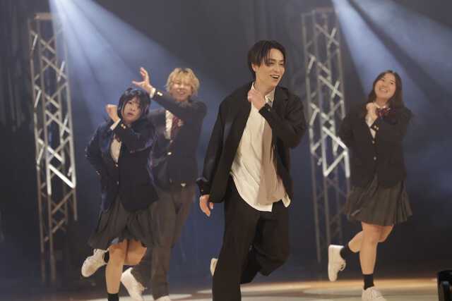 EXILE TETSUYA＆小森隼が松阪の中学生とサプライズ共演！ ダンス
