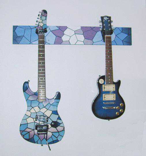 Eインク搭載のエレキギター、曲や気分で色を変え放題|au Webポータル