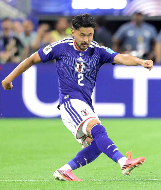 菅原由勢　特注サッカースパイク 菅原由勢、W杯戦い終え本音「それなりにリカバリーの時間は必要だな