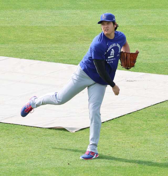 大谷 20分入念キャッチボール|au Webポータルスポーツニュース