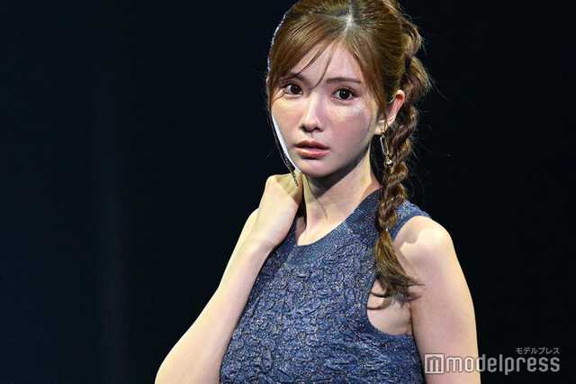口コミ サイト 商品 ひめか、ミニ丈トップスから美ウエストチラリ クールな装いで スタイリング剤