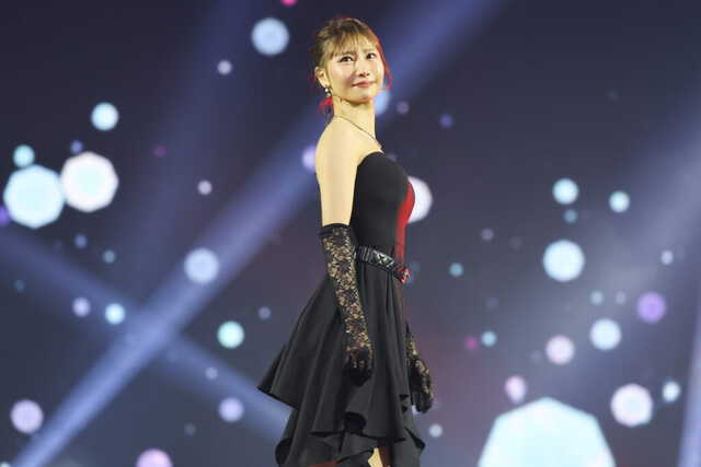 人気ライバー・みくみく、美デコルテ際立つ黒ドレスで存在感【LASTCALL