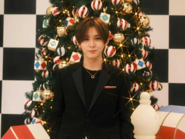 山田涼介くんと同じだったクリスマスツリー ツリーより涼介が輝いてて眩しい」山田涼介、イケメンショットに反響