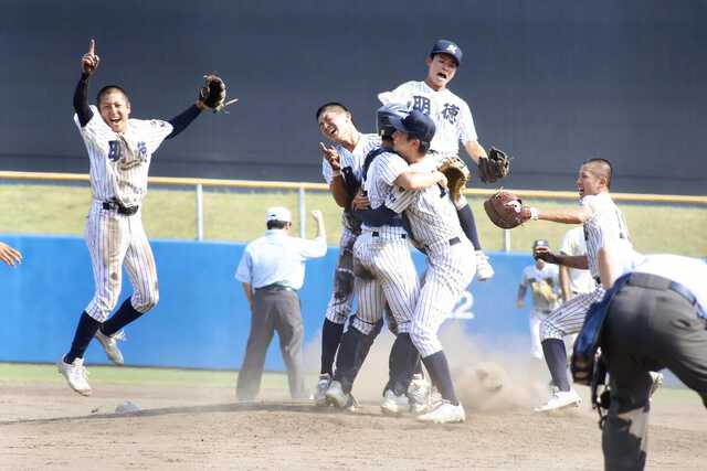 明徳義塾が2年ぶり24度目の夏の甲子園…高知中央を3―0で破る|au
