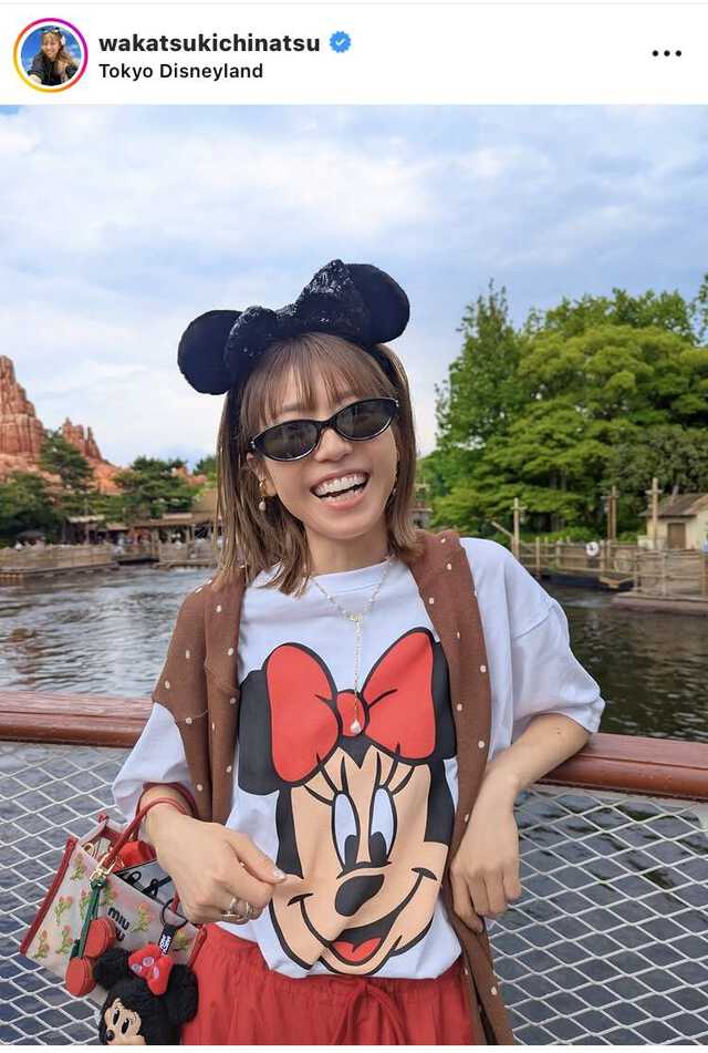 若槻千夏の胸元で存在感放つ“大きなミニー”に視線集中