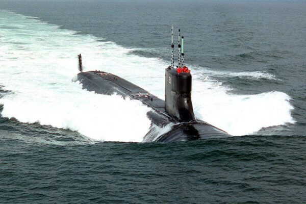 アメリカ海軍　原子力潜水艦　USS Seawolf チャレンジ 世界最強の潜水艦」が神奈川県に来航！ 小泉防衛大臣が視察し記念撮影