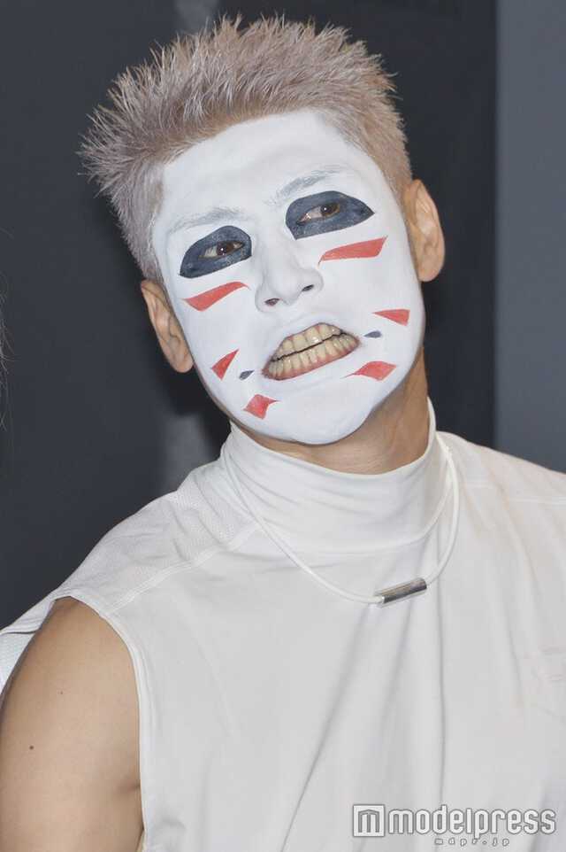 樽美酒研二 鍛えた肉体を披露|au Webポータル芸能ニュース