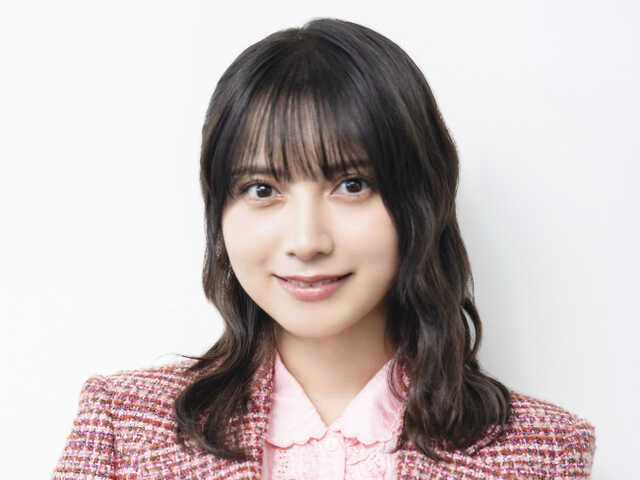桃月なしこ、“教師風”タイトミニスカ衣装姿に絶賛 スタイル抜群!|au Webポータル芸能ニュース