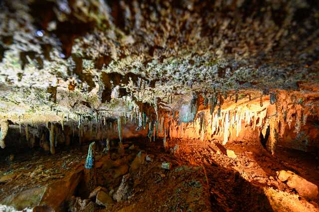 関西のおすすめ鍾乳洞・洞窟7選！地球の神秘を見に行こう|au Web