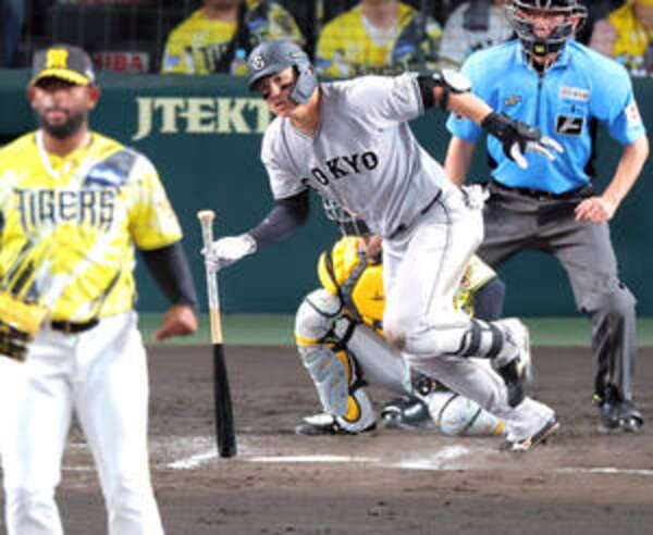 巨人】石塚裕惺がプロ初のマルチ安打 156キロ直球を捉え中前へ|au