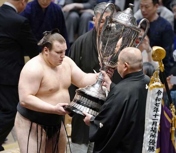 安青錦が2連覇、新大関で優勝 決定戦制す、綱とり挑戦へ|au Web