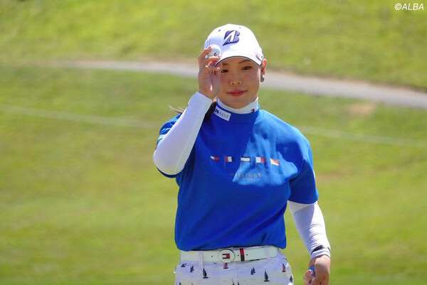 「EPOCH-ONE 2023」吉田優利選手2点(2種)セットC ②（※ラスト） 吉田優利の2年ぶりVの「エポワン」! 力強いフォロースルーで受注
